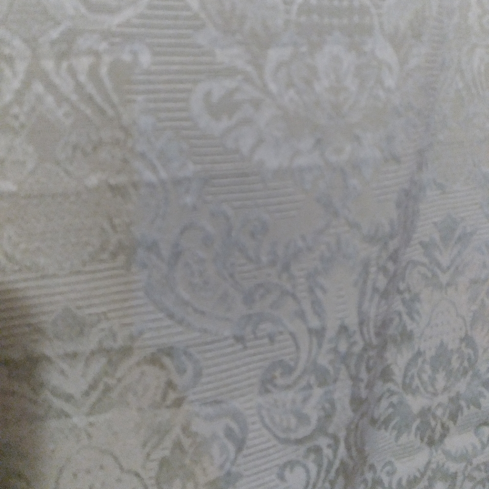 Table runners - Picture 2 of 3